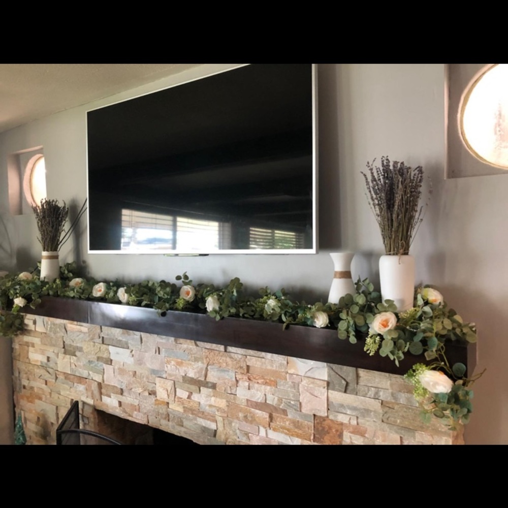 Artificial Eucalyptus Garland with Champagne Roses - Picture 8 of 11